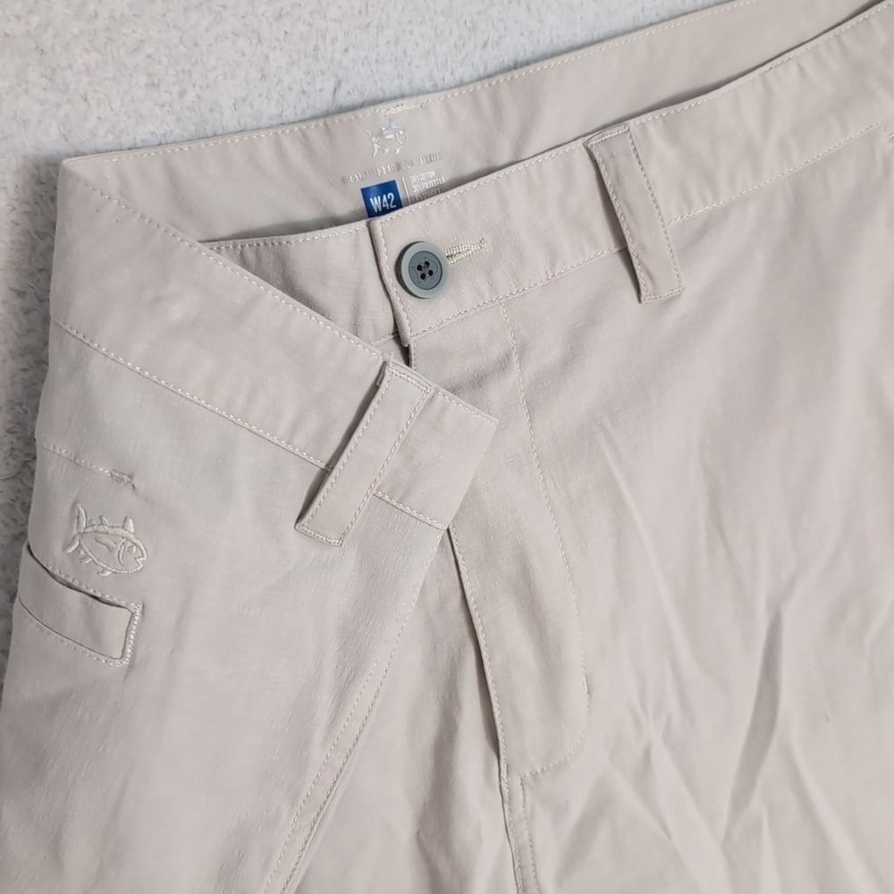 Southern Tide Shorts Men's 42x9" Beige Performance Stretch‎ Golf Activewear